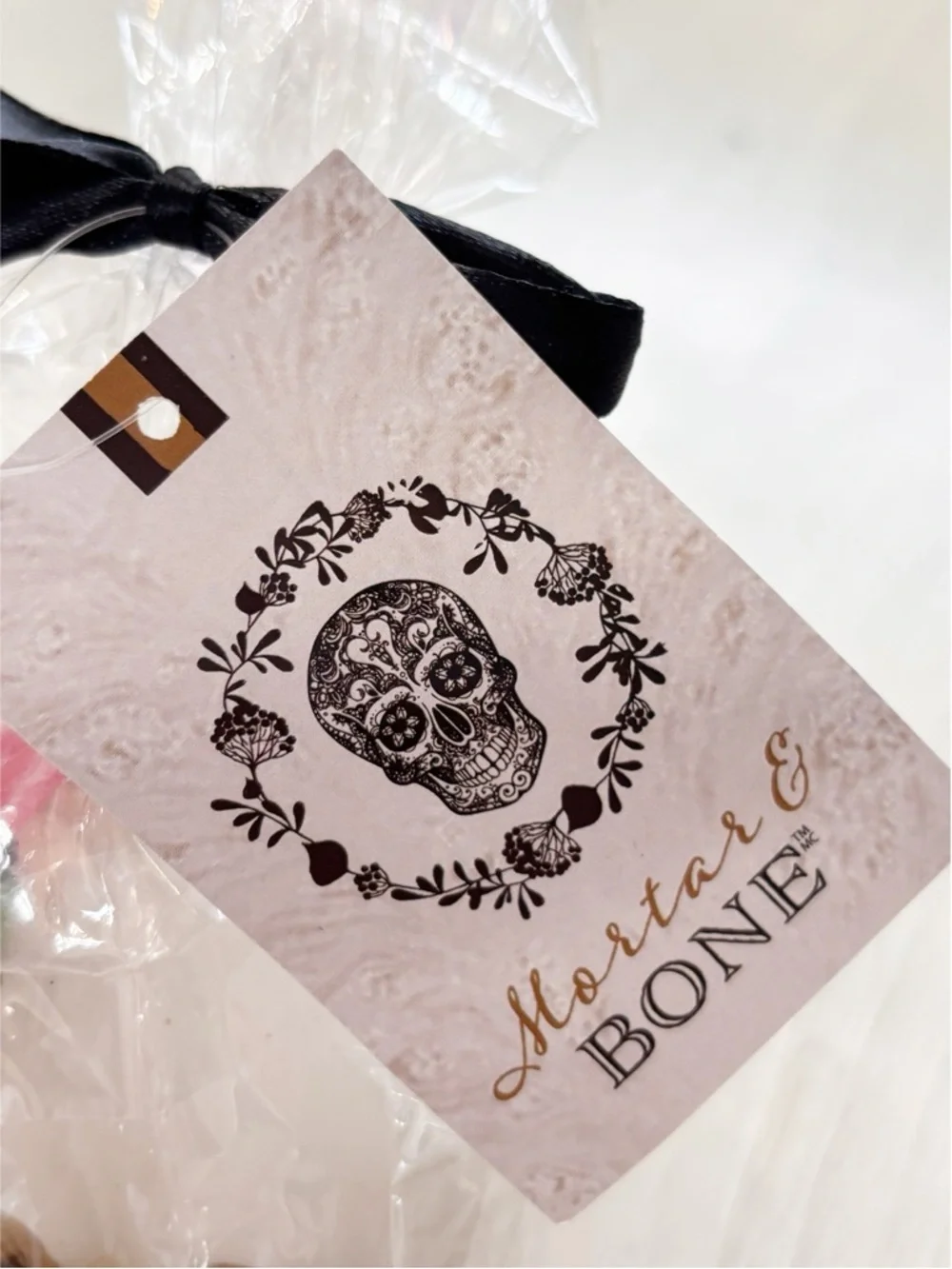 New MORTAR & BONE Candle Roses & Sugar Skull Romance Spirit Goth Halloween 4”X5”